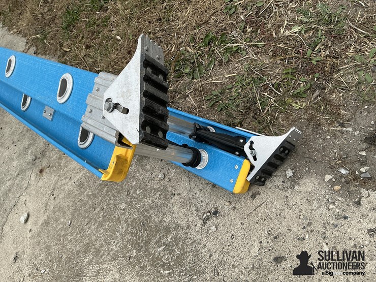 werner-24’-extension-ladder-image-12