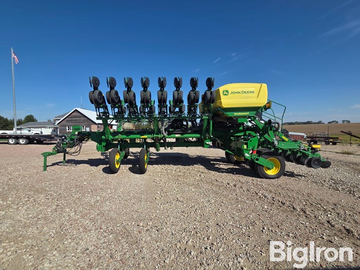 2022-john-deere-1795-image-8