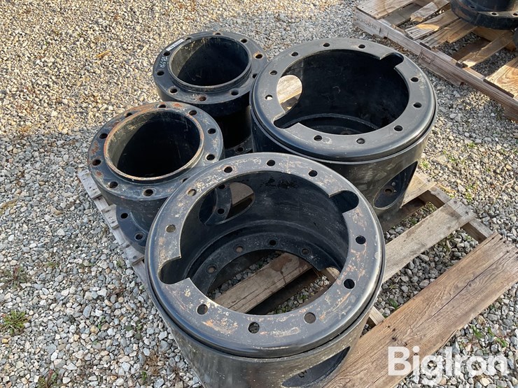 new-holland-390-image-6