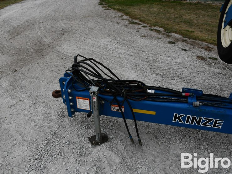 2005-kinze-3600-image-10