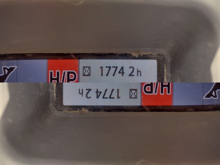 19-deere-135g-image-6