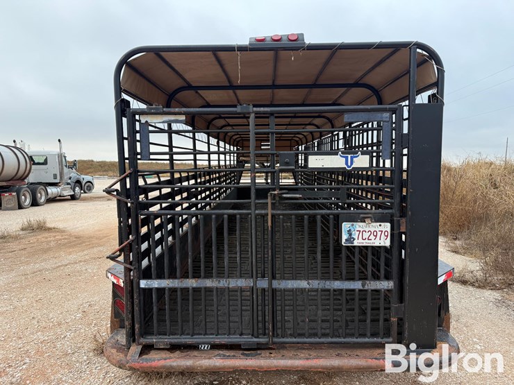 2014-neckover-32'-tri/a-gooseneck-livestock-trailer-image-6