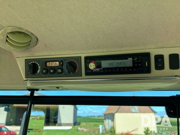 2022-massey-ferguson-8735s-image-42