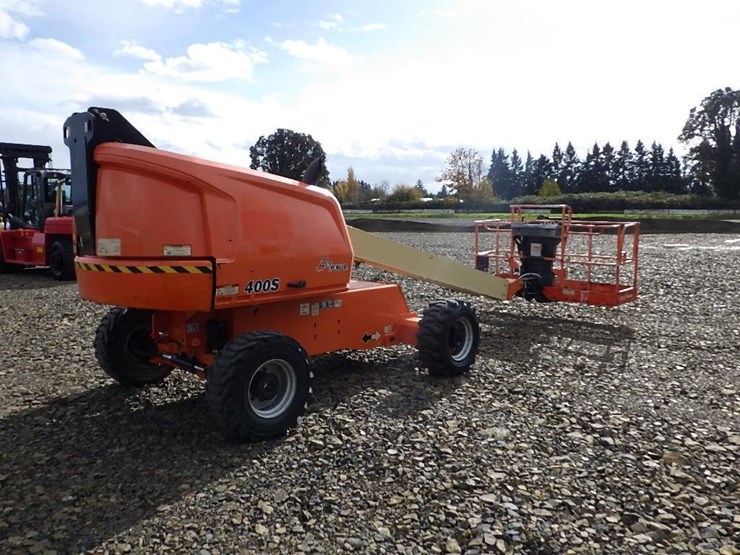 2016-jlg-400s-image-4