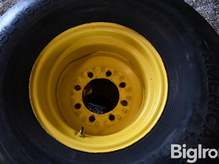 american-farmer-16.5l-16.1sl-tire-on-8-bolt-rims-image-13