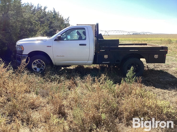 2019-dodge-2500-image-8