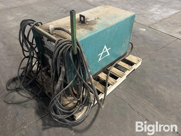 industrial-da250c-welder-image-1