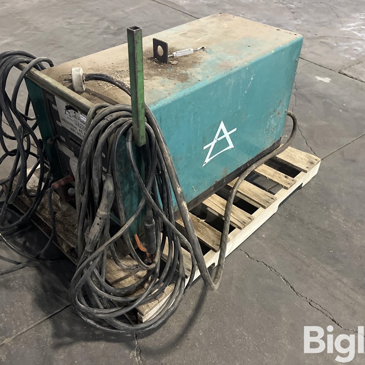 Industrial DA250C Welder
