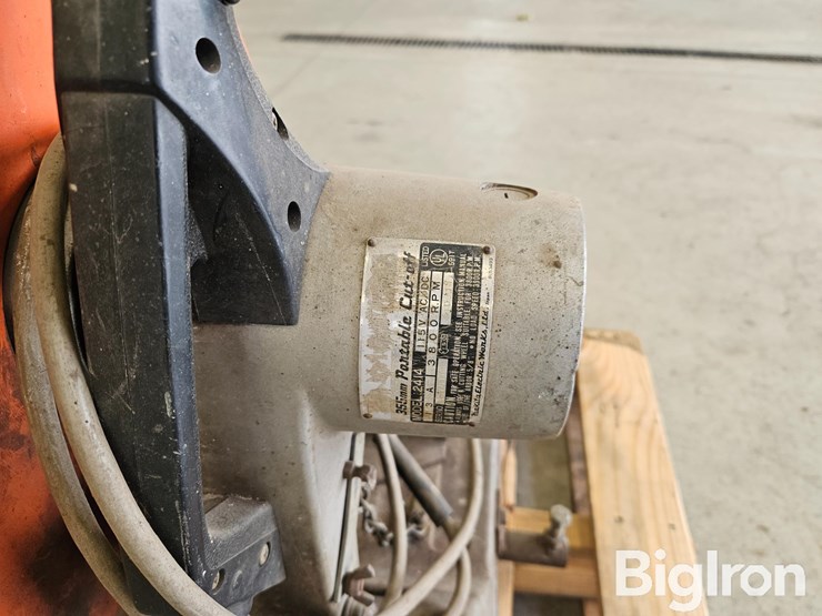 makita-2414-chop-saws-image-10