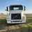 2005-volvo-vnm-truck-tractor-image-2