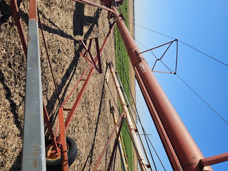 8"x55'-swing-out-hopper-auger-image-17