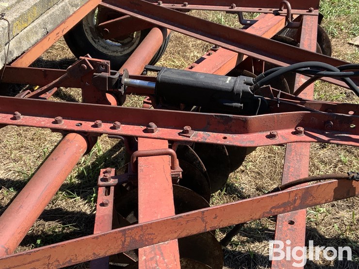 international-370-image-14