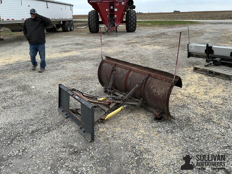 western-6’-skid-steer-mounted-snow-plow-image-5