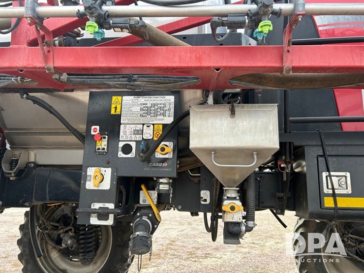 2020-case-ih-patriot-4440-image-37