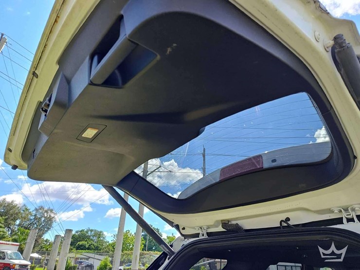 2017-ford-explorer-image-36