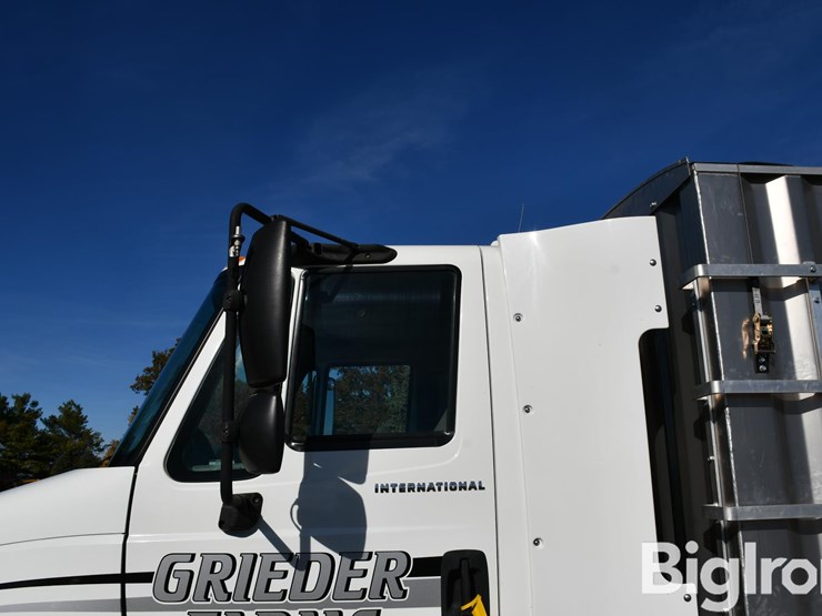 2006-international-8600-image-12