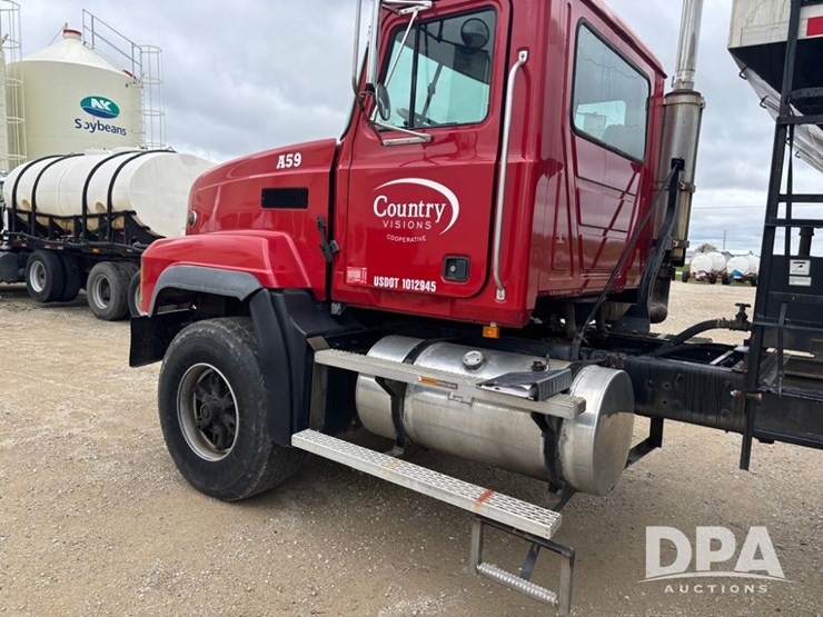 2000-mack-truck-(dr12562-unit-a59)-image-10