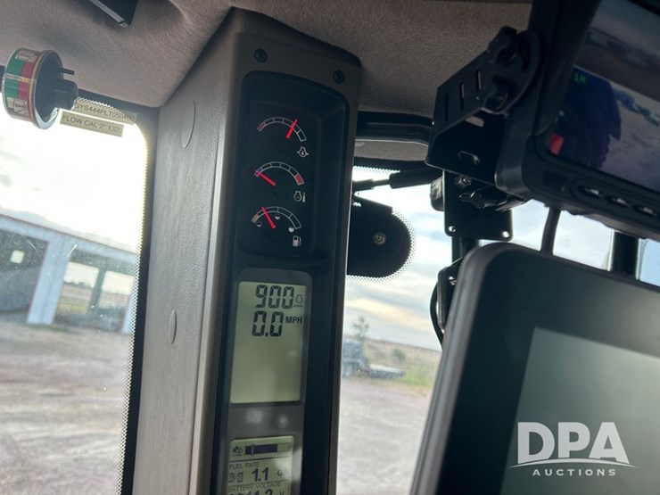 2020-case-ih-patriot-4440-image-65