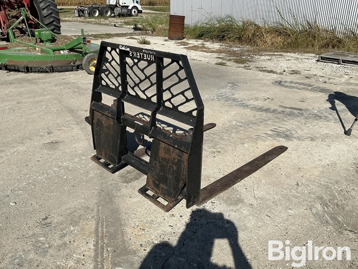 rueters-pallet-forks-image-5