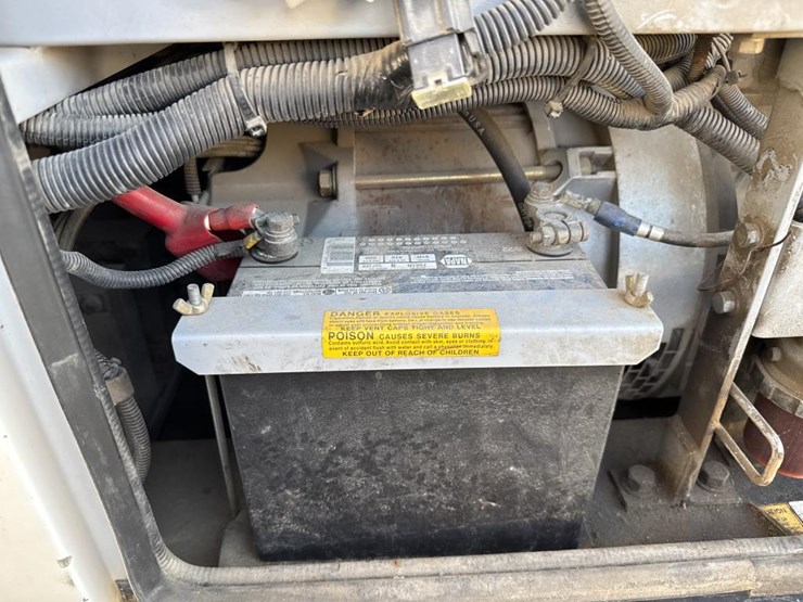 #1470-•-whisperweld-dlw-400esa4-towable-welder-image-25