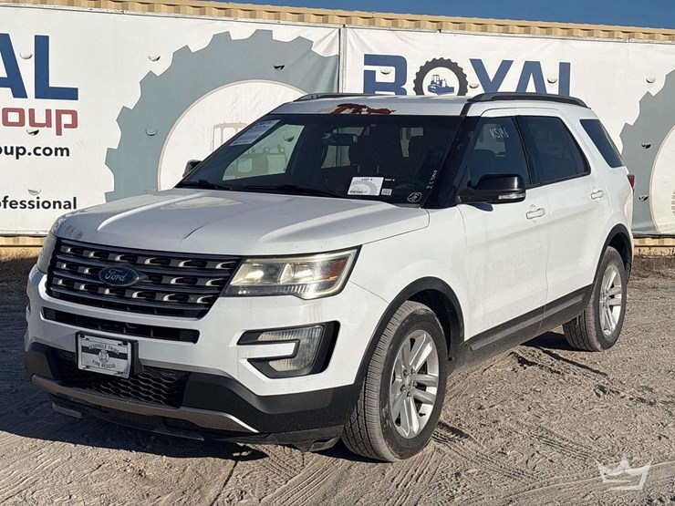 2017-ford-explorer-image-45