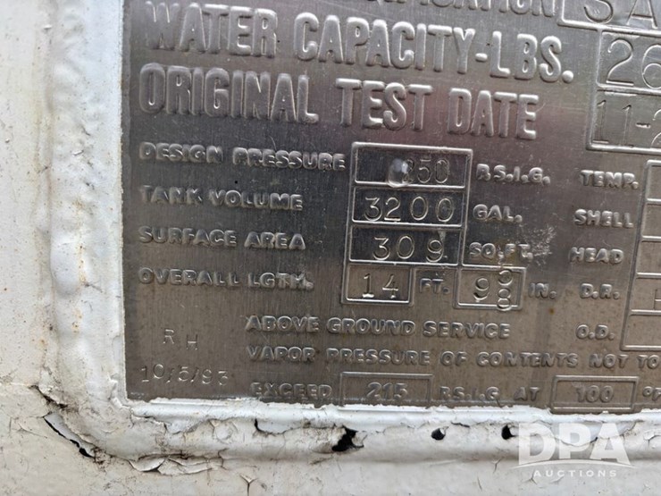 2010-freightliner-business-class-bobtail-truck-(dr12578-unit-221)-image-38