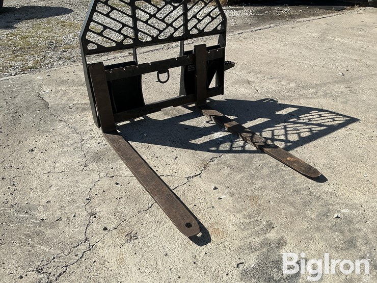 rueters-pallet-forks-image-14