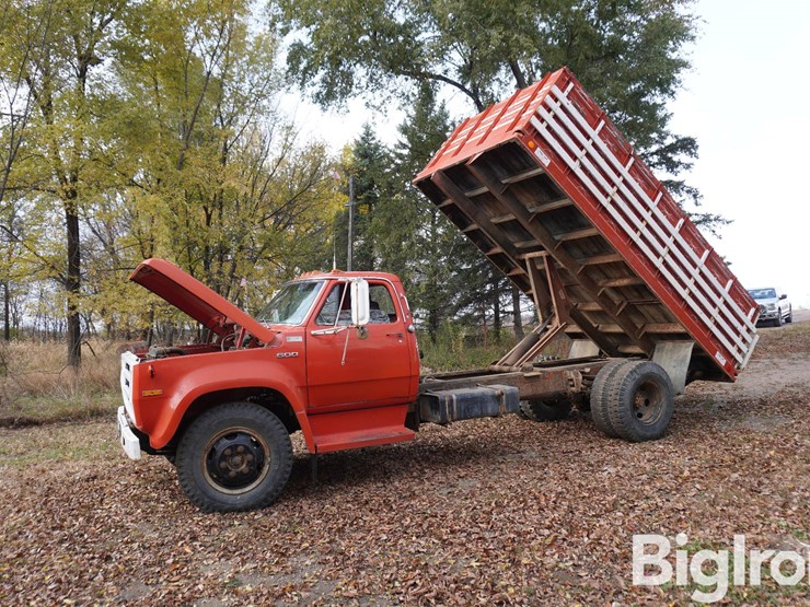 1974-dodge-d600-image-13