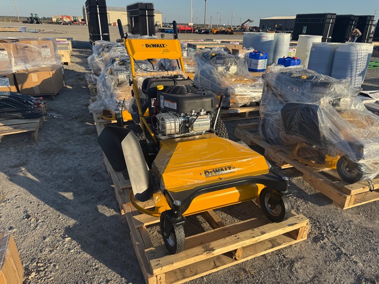 #22-•-unused-dewalt-dw33-walk-behind-zero-turn-mower-inv#32766-image-1