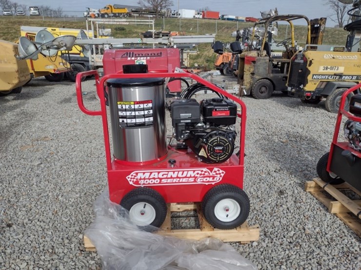 magnum-gold-pressure-washer-(qea-5584)-image-2