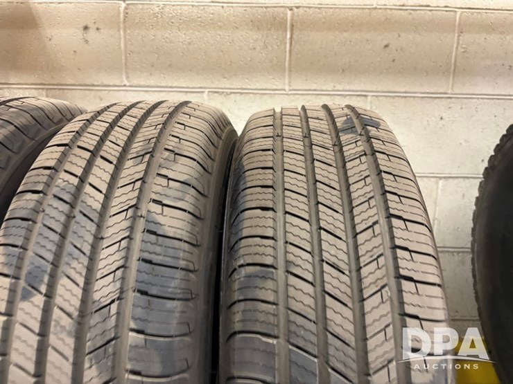 new-michelin-tires-(dr12567)-image-2