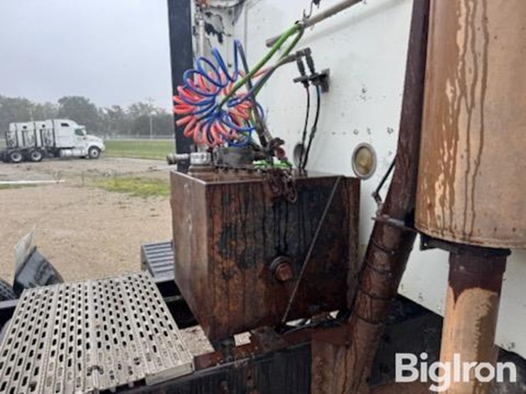 1995-international-9200i-image-11