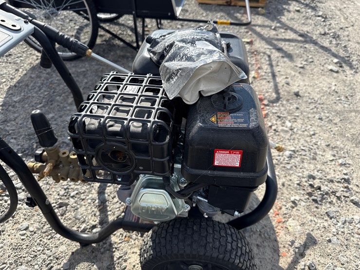 #5307-•-unused-simpson-4400psi-pressure-washer-image-8