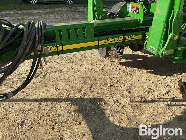 2008-john-deere-1770nt-ccs-image-11