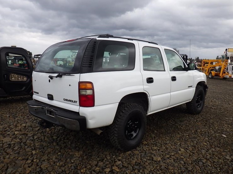 2002-chevrolet-tahoe-image-5