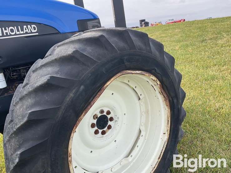 new-holland-tv140-image-18