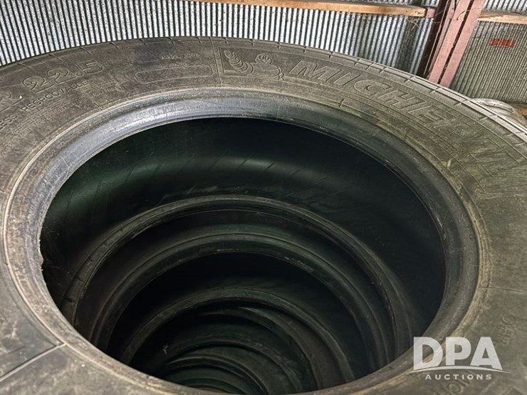 truck-tires-(dr12573)-image-8