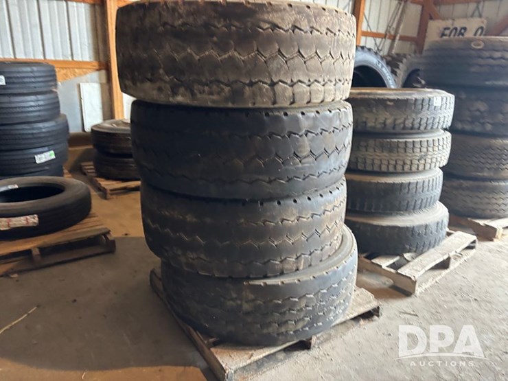 truck-tires-(dr12576)-image-2