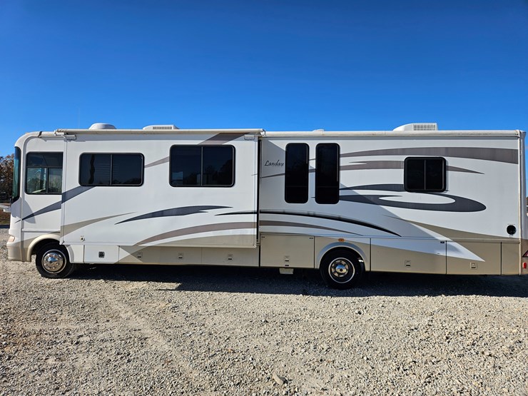 #22198-•-2007-georgie-boy-landau-motorhome-image-8