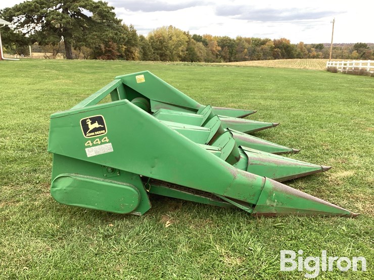 john-deere-444-image-4