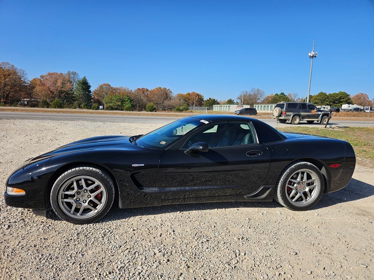#22774-•-2002-chevrolet-corvette-z06-car-image-5