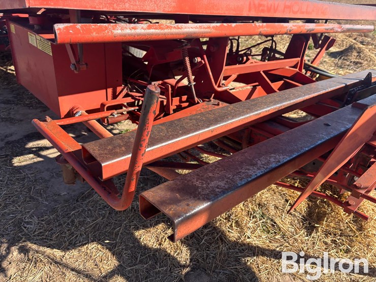 new-holland-1032-image-16