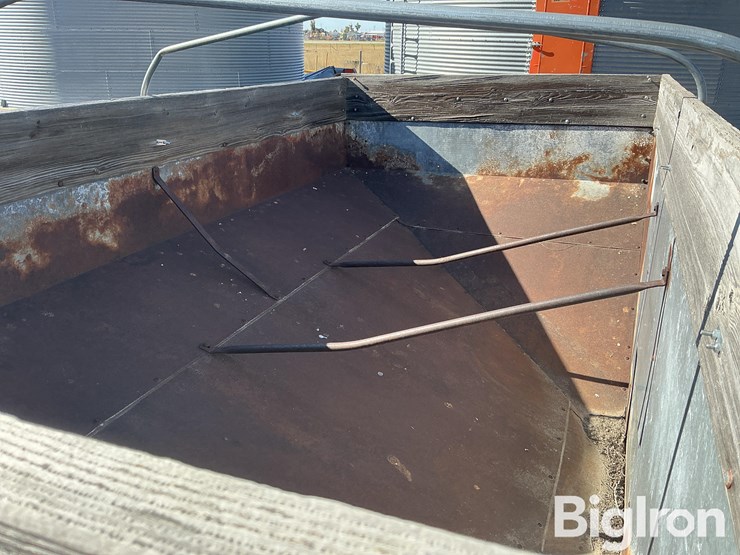 new-holland-180-image-12