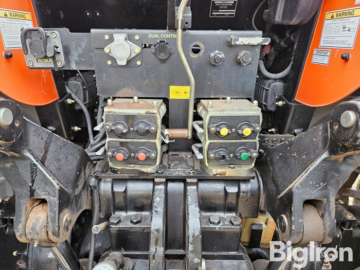 2007-agco-dt220a-image-11