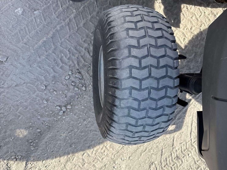 husqvarna-46in-riding-mower-image-17