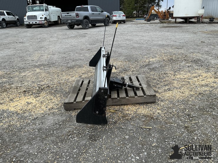 snow-sport-hd-utility-7’-snow-plow-image-8