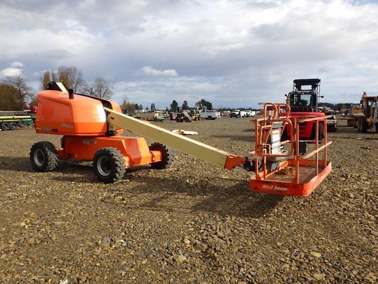 2016-jlg-400s-image-2