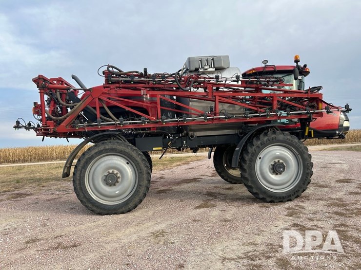 2020-case-ih-patriot-4440-image-11