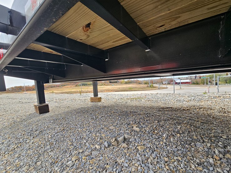 #22762-•-2025-ez-haul-32'-flatbed-trailer-image-53