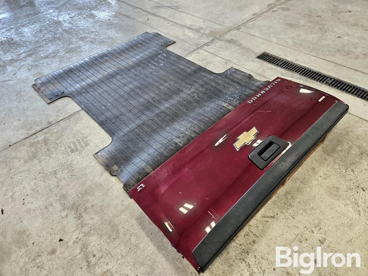 chevrolet-silverado-tailgate-&-box-floor-pad-image-5